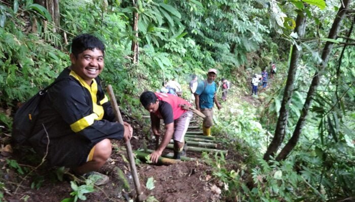 Tradisi Gotong Royong Masyarakat Gurabunga Menyambut Panen Cengkih