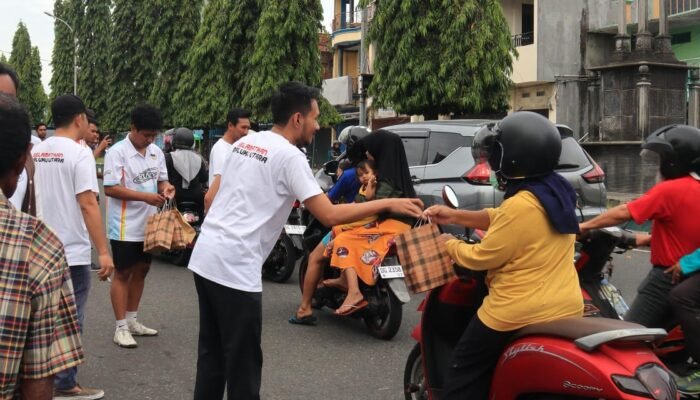 Milenial Projou Membagi Makanan Bergizi Gratis Untuk Masyarakat Ternate