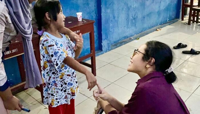 SAYA Taliabu Jenguk Korban Banjir Bandang dan Longsor Kelurahan Rua di Ternate