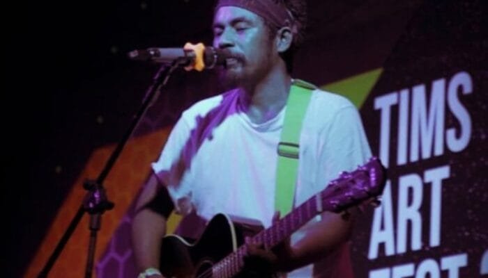 Eross Kapita  Music Corner: Perjalanan Lirik Pilu yang Berganti Romansa 2025