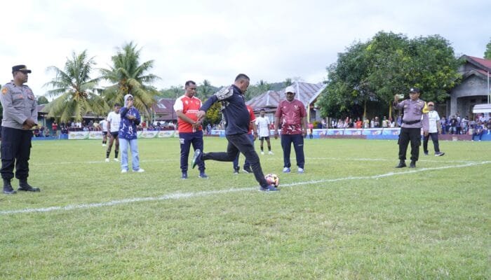 Turnamen Ampera Cup V 2025 Resmi Dibuka, Wakil Wali Kota Tidore Kepulauan Apresiasi Semangat Pemuda Desa Ampera