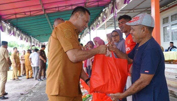 Wali Kota Tidore Resmi Serahkan Bansos Bapok Gratis kepada 1.036 Penerima di Kecamatan Tidore Utara