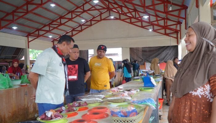 Wali Kota Tidore Kepulauan Tinjau Pasar Ikan Galala, Pastikan Stabilitas Harga Pangan