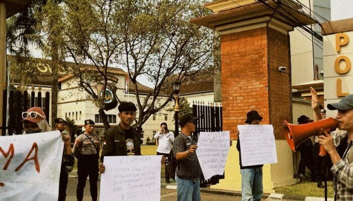 Aparat Kembali Represif Warga Wayamli Halmahera Timur, Mahasiswa di Jogja Aksi di Depan Polda