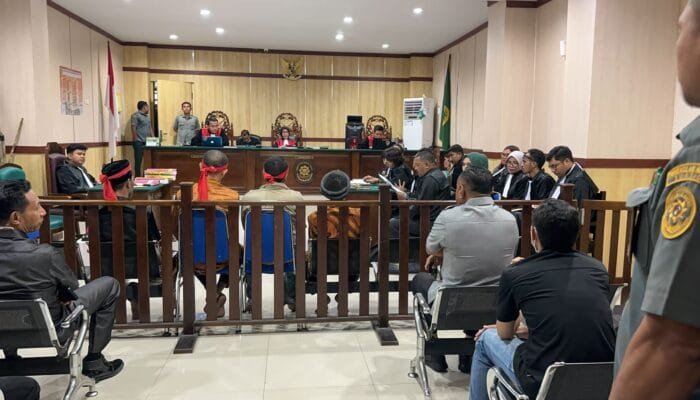 Walikota Tidore Ikut Memantau Sidang Kedua 11 Warga Adat Maba Sangaji