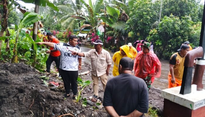 Diguyur Hujan Seharian Jalan Utama kelurahan Bobo Sempat Terputus, Komisi III Desak BPJN Turun Perbaikan Normalisasi Jalur Air