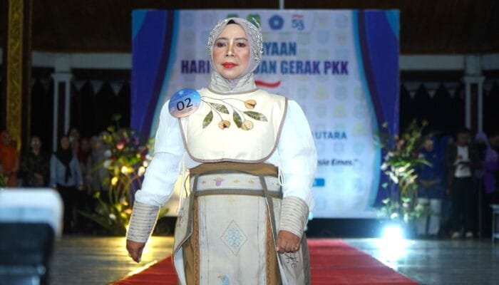 TP PKK Tidore Sampaikan Apresasi untuk Wastra Kebanggaan Tenun Puta Dino Khayangan