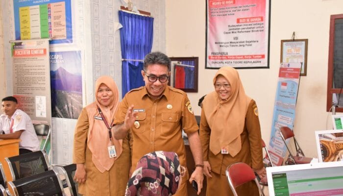 Wawali Tidore Sidak Sejumlah OPD, Pastikan Pelayanan Masyarakat Tetap Optimal