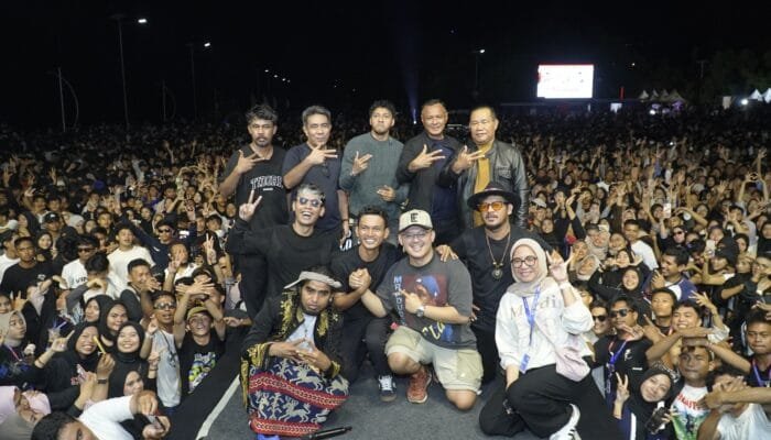 K3BI Hipnotis Ribuan Penonton di Lokal Fest 2025 Pantai Tugulufa