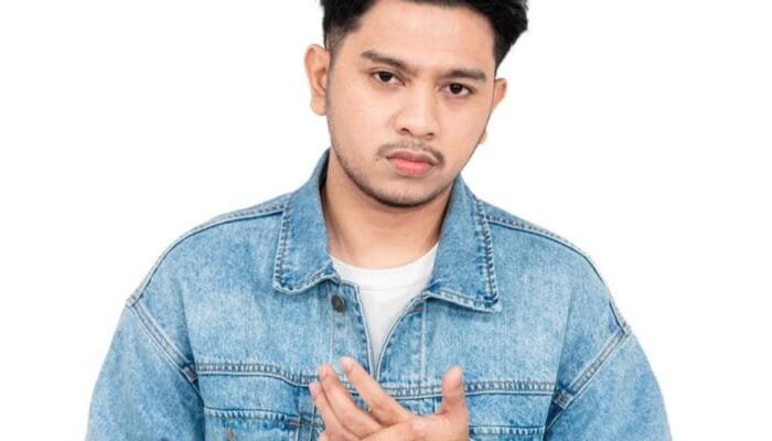 Ozi Komdan, Suara dari Maluku Utara yang Menggema di Panggung Spektakuler Indonesian Idol