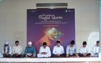 Sederhana Penuh Makna Wawali Hadiri Peringatan Nuzulul Qur’an di Masjid Sultan Tidore