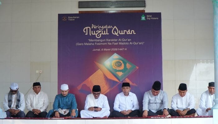 Sederhana Penuh Makna Wawali Hadiri Peringatan Nuzulul Qur’an di Masjid Sultan Tidore