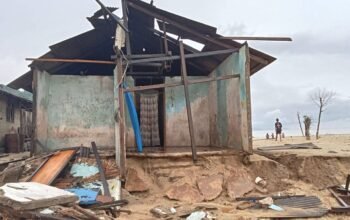 Lebaran di Tengah Luka: Dari Kisah Hasan dan Husein hingga Pengungsi Banjir Waisakai