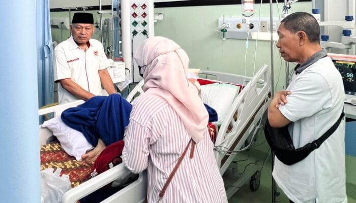 Jenguk Pasien Korban KDRT RSUD Chasan Boesoirie, Wagub Pelayanan Yang Utama