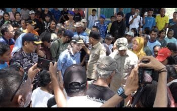 Tinjau Batang Dua, Gubernur Sherly Pastikan Bantuan Pemprov Segera Disalurkan