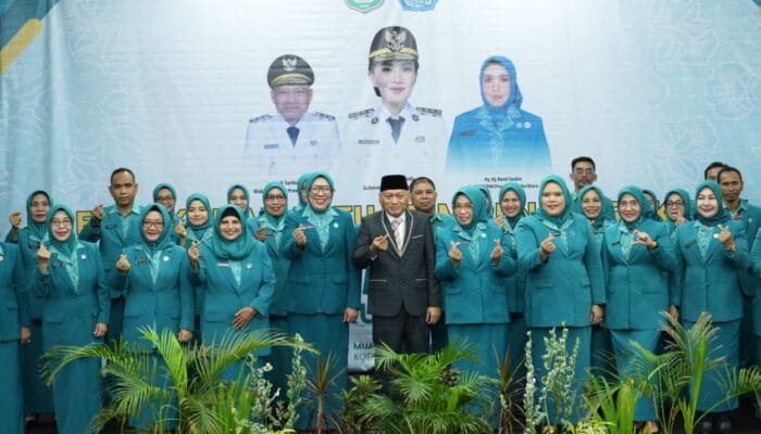 Wagub Malut Lantik Pengurus TP PKK 2025-2030, Tekankan Peran Strategis Keluarga