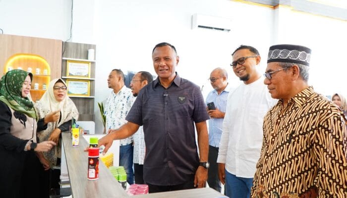 Resmi Dibuka, Wali Kota Tidore Ajak Masyarakat Kunjungi Halal Mart HNI dan Teman Hati Coffee