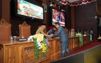 Wagub Malut Terima Risalah Hasil Reses 45 Anggota DPRD untuk Penyusunan RKPD dan APBD