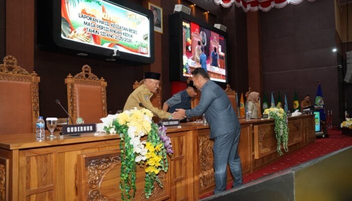 Wagub Malut Terima Risalah Hasil Reses 45 Anggota DPRD untuk Penyusunan RKPD dan APBD