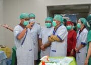 RSUD Chasan Boesoirie Menjadi Rumah Sakit Pertama yang Gelar Operasi Transplantasi Kornea