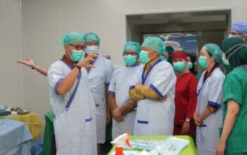 RSUD Chasan Boesoirie Menjadi Rumah Sakit Pertama yang Gelar Operasi Transplantasi Kornea