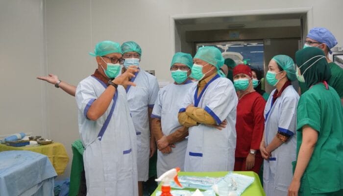 RSUD Chasan Boesoirie Menjadi Rumah Sakit Pertama yang Gelar Operasi Transplantasi Kornea