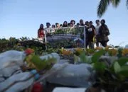 Perkumpulan PakaTiva Menutup Camp Estuaria Dengan Aksi Bersih Pantai dan Penanaman Mangrove