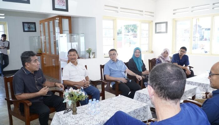 Wawali Tidore Apresiasi FK-KMK UGM Gelar Baksos Operasi Katarak untuk 100 Pasien