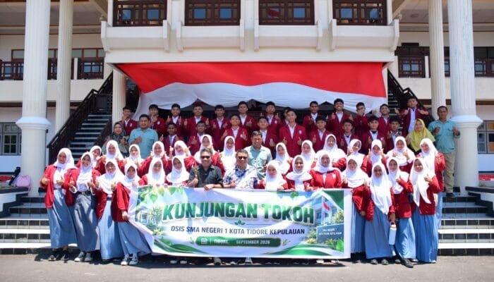 Wawali Tidore Ahmad Laiman Berbagi Inspiratif Dengan SMA Negeri 1 Tidore Dalam Program “Kunjungan Tokoh”