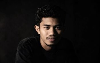 Mengembalikan Kompas Moral Demokrasi di Tingkat Tapak