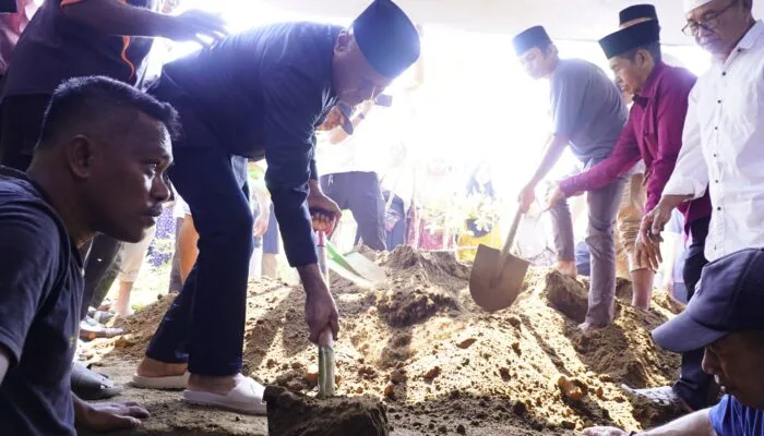 Wali Kota Tidore Lepas Jenazah Achmad Mahifa, Kenang Pengabdiannya bagi Daerah